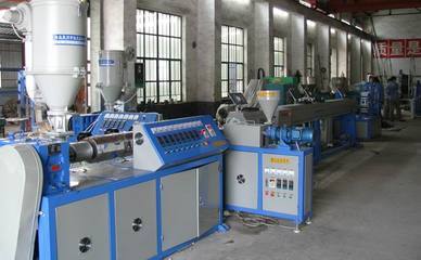 青岛海天一塑机 PE塑料管材成套机械设备的专业供应商